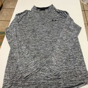 Mens Under Armour heat layer long sleeve shirt, size L